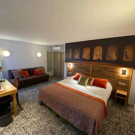 Logis - Le Christina Hotel Bourges Exterior foto