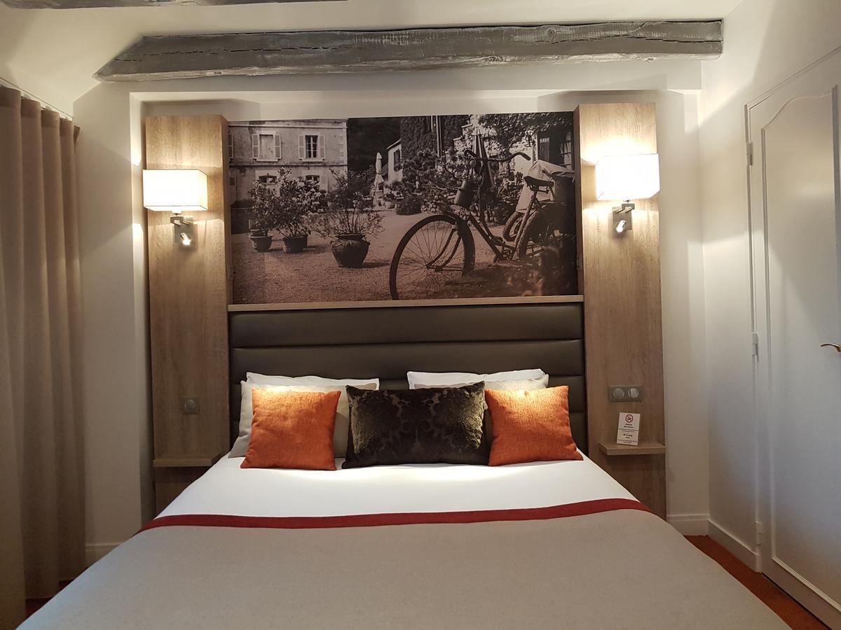 Logis - Le Christina Hotel Bourges Exterior foto